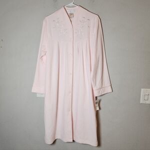 NWT Miss Elaine‎ Collette Pink Brushed Back Terry Short Snap Embroidered Robe M